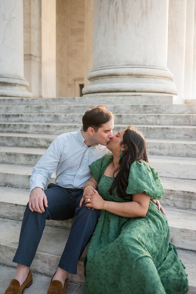 virginia family photographer; northern virginia photographer; Washington DC maternity photographer; Jefferson Memorial maternity session