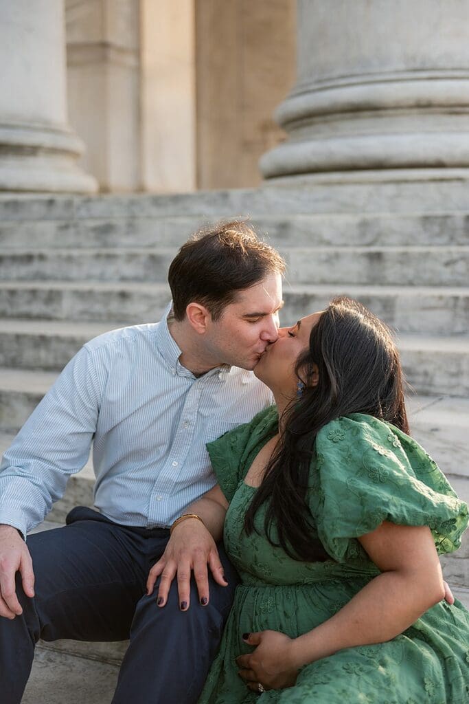 virginia family photographer; northern virginia photographer; Washington DC maternity photographer; Jefferson Memorial maternity session