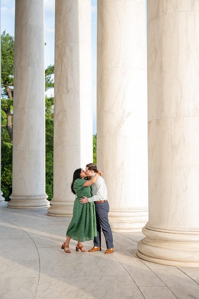 virginia family photographer; northern virginia photographer; Washington DC maternity photographer; Jefferson Memorial maternity session
