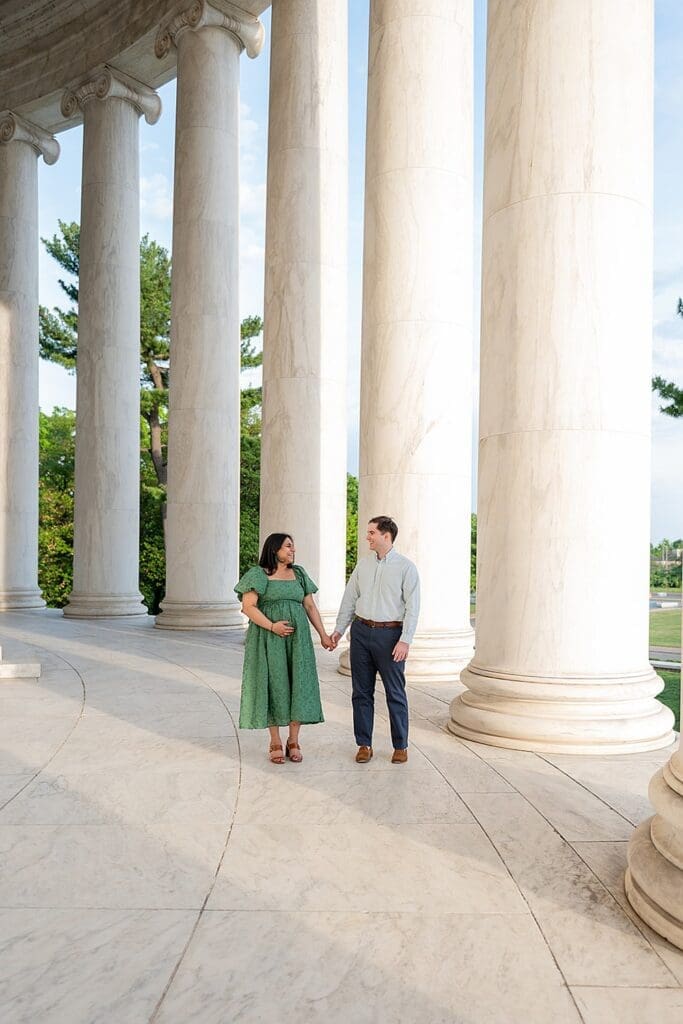virginia family photographer; northern virginia photographer; Washington DC maternity photographer; Jefferson Memorial maternity session