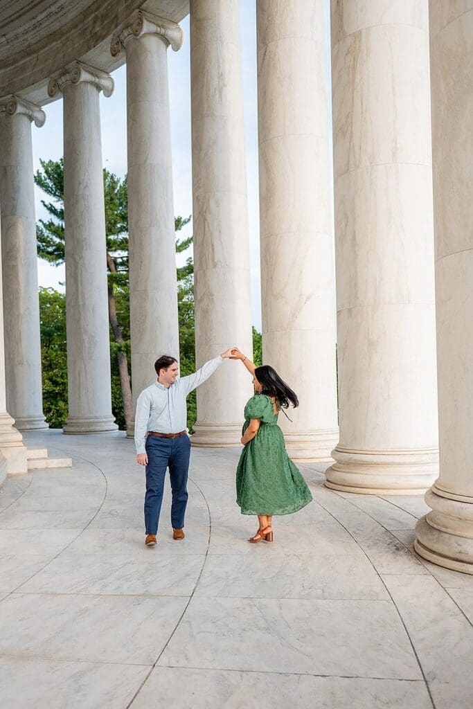 virginia family photographer; northern virginia photographer; Washington DC maternity photographer; Jefferson Memorial maternity session