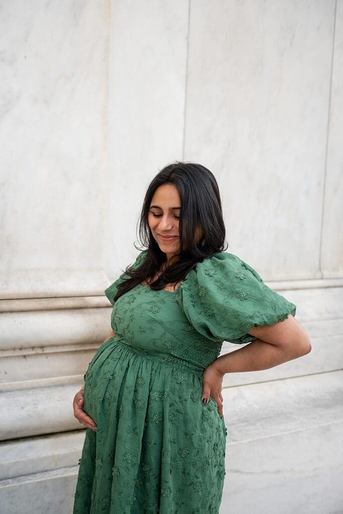 virginia family photographer; northern virginia photographer; Washington DC maternity photographer; Jefferson Memorial maternity session